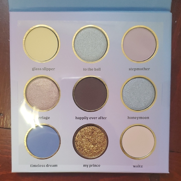 Disney Princess Midnight Rush 9 Color Palette - Picture 3 of 3